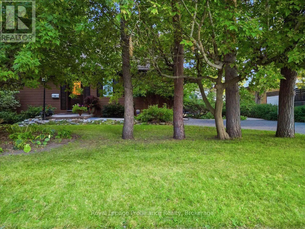 33 LESLEY DRIVE