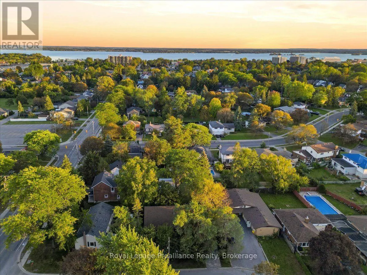 33 LESLEY DRIVE