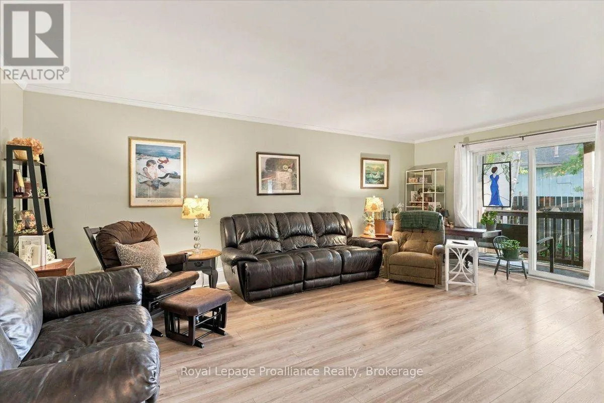 33 LESLEY DRIVE