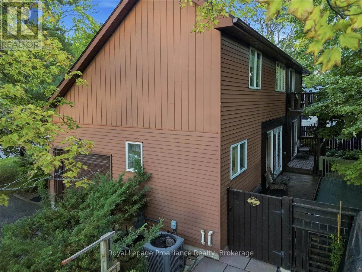 33 LESLEY DRIVE