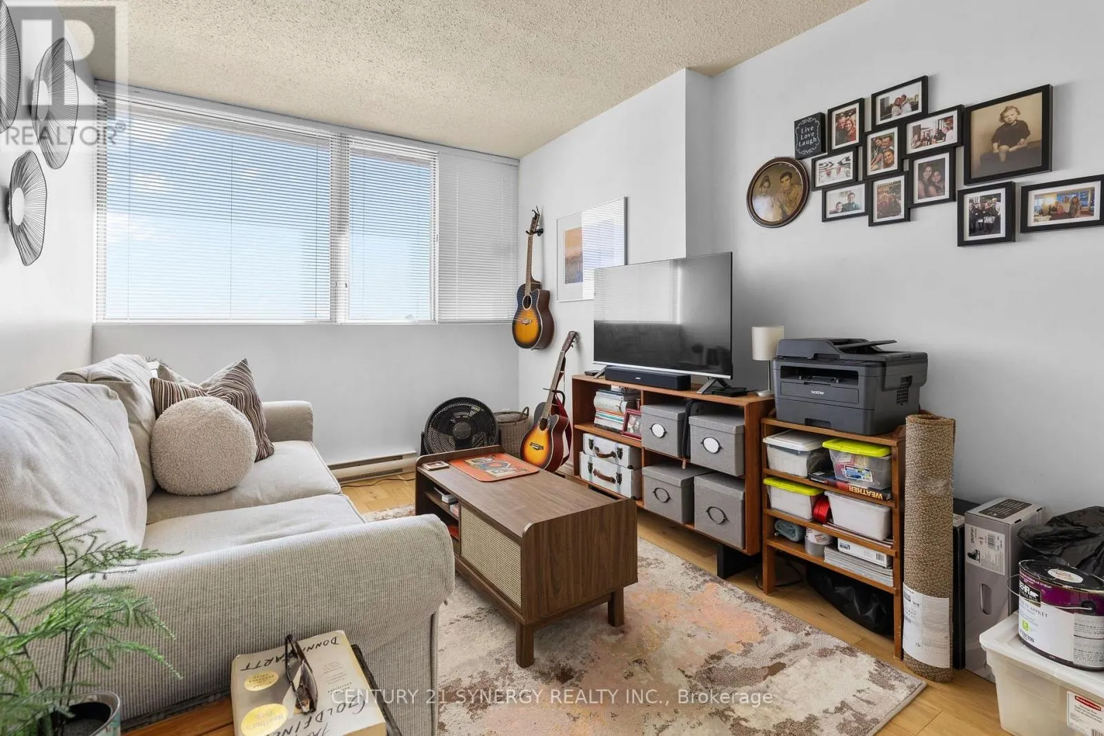 1605 - 530 LAURIER AVENUE W