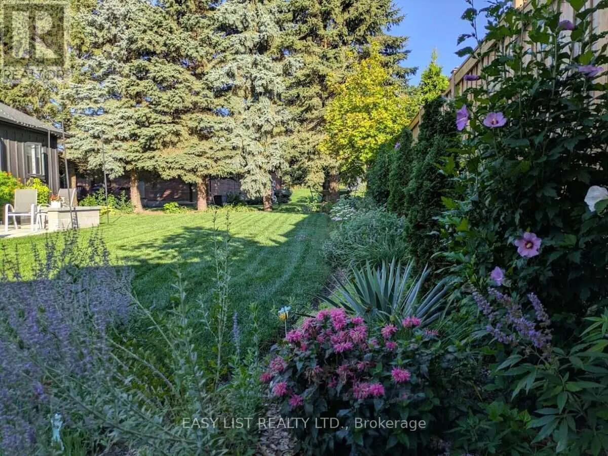8 TANAGER DRIVE