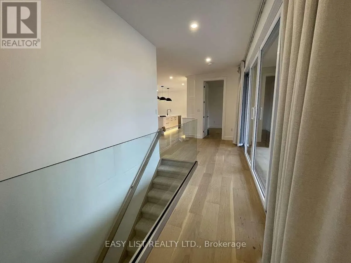 8 TANAGER DRIVE