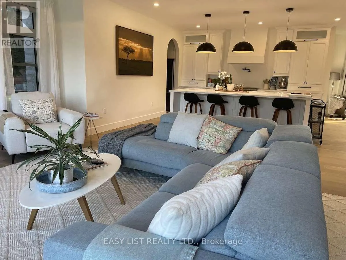 8 TANAGER DRIVE