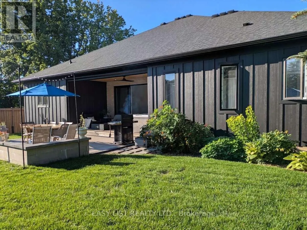 8 TANAGER DRIVE