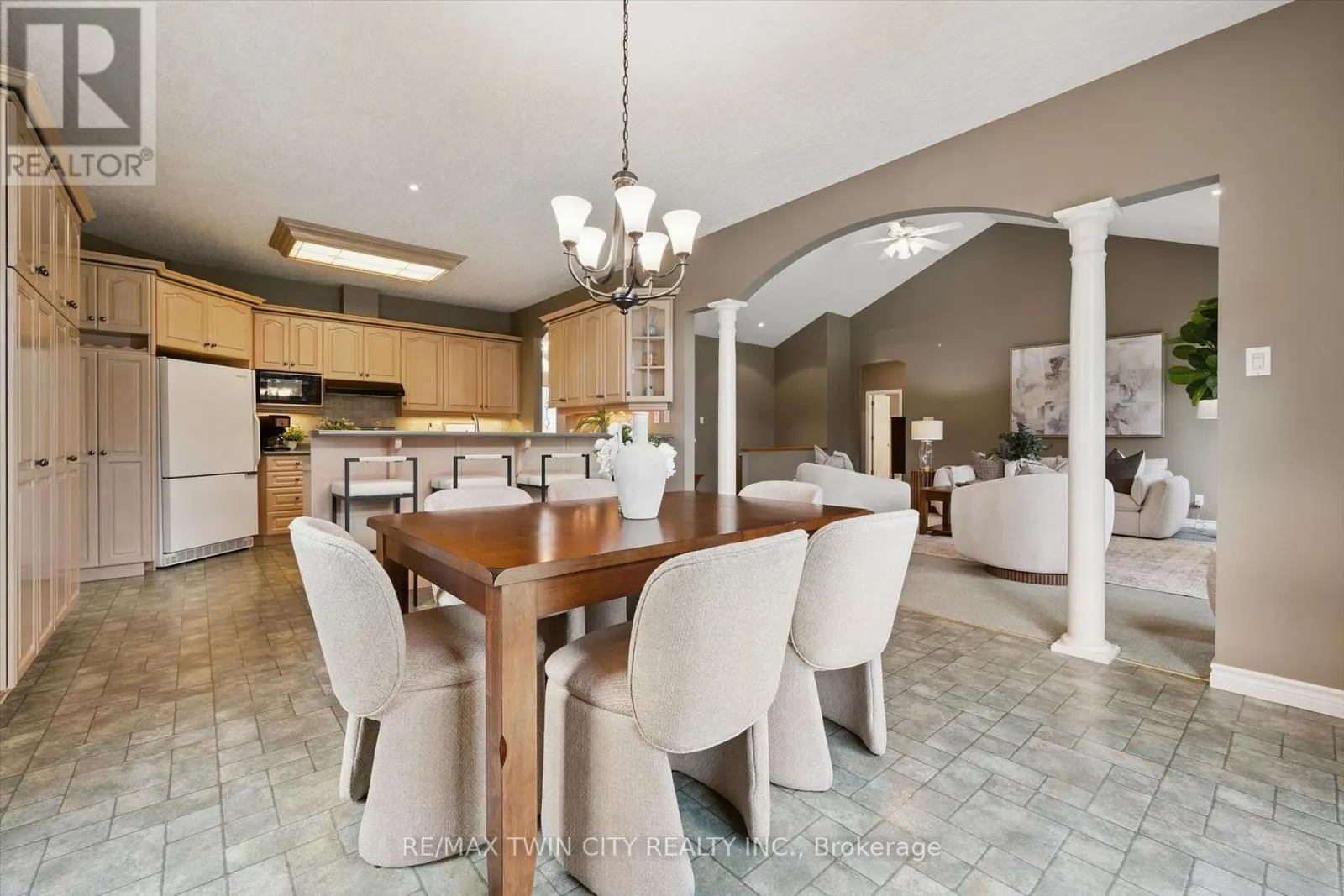 8 CHANCELLOR DRIVE