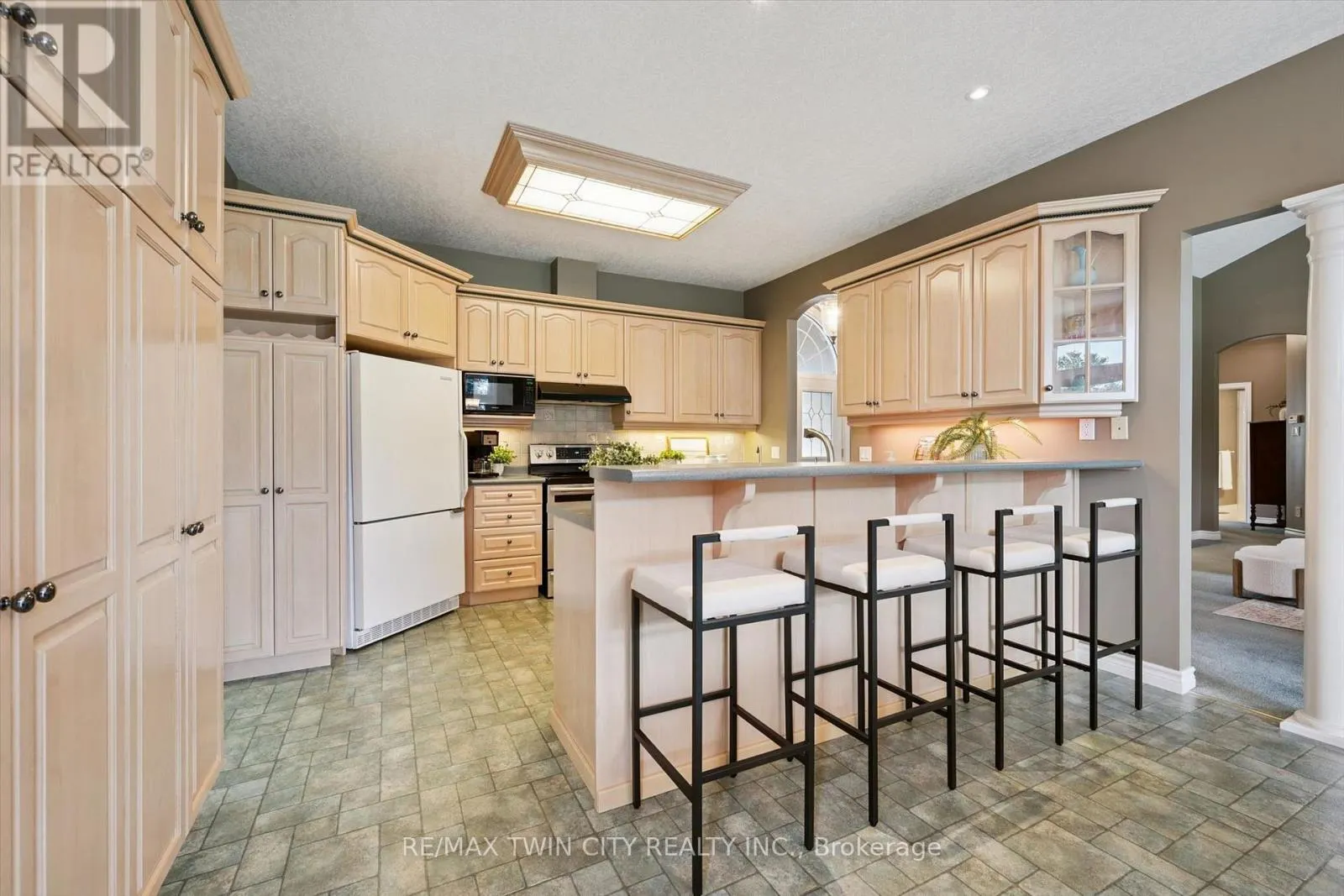 8 CHANCELLOR DRIVE