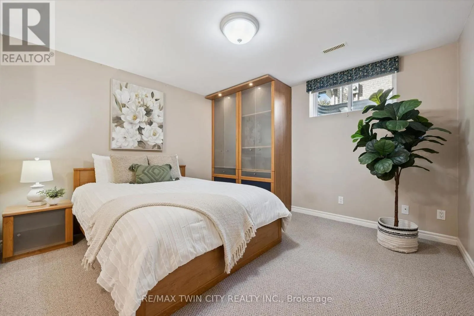 8 CHANCELLOR DRIVE