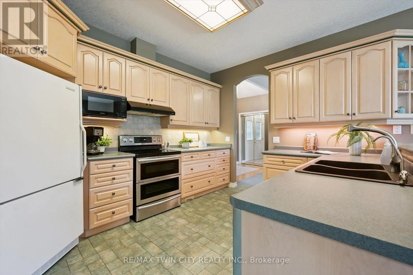 8 CHANCELLOR DRIVE
