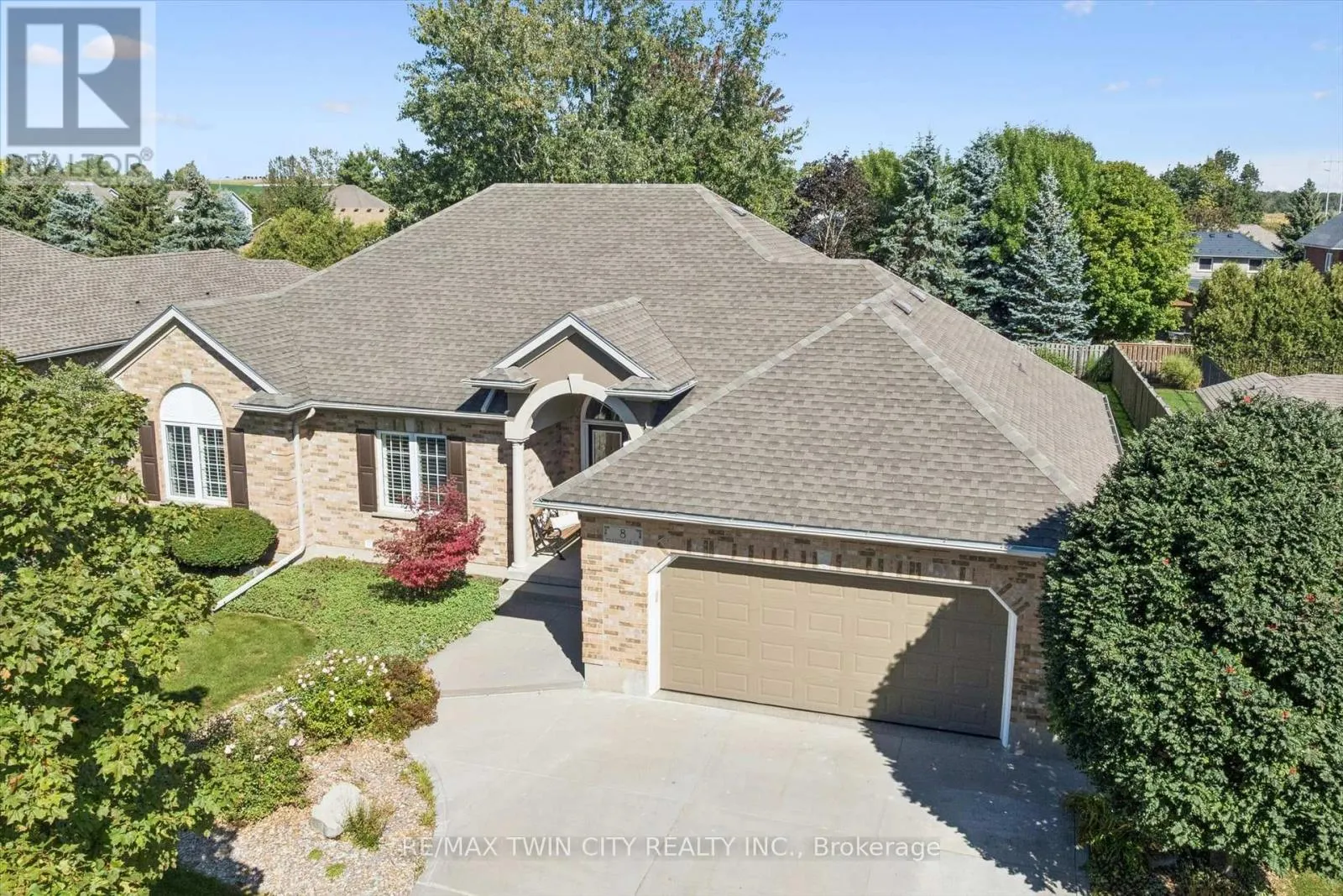 8 CHANCELLOR DRIVE