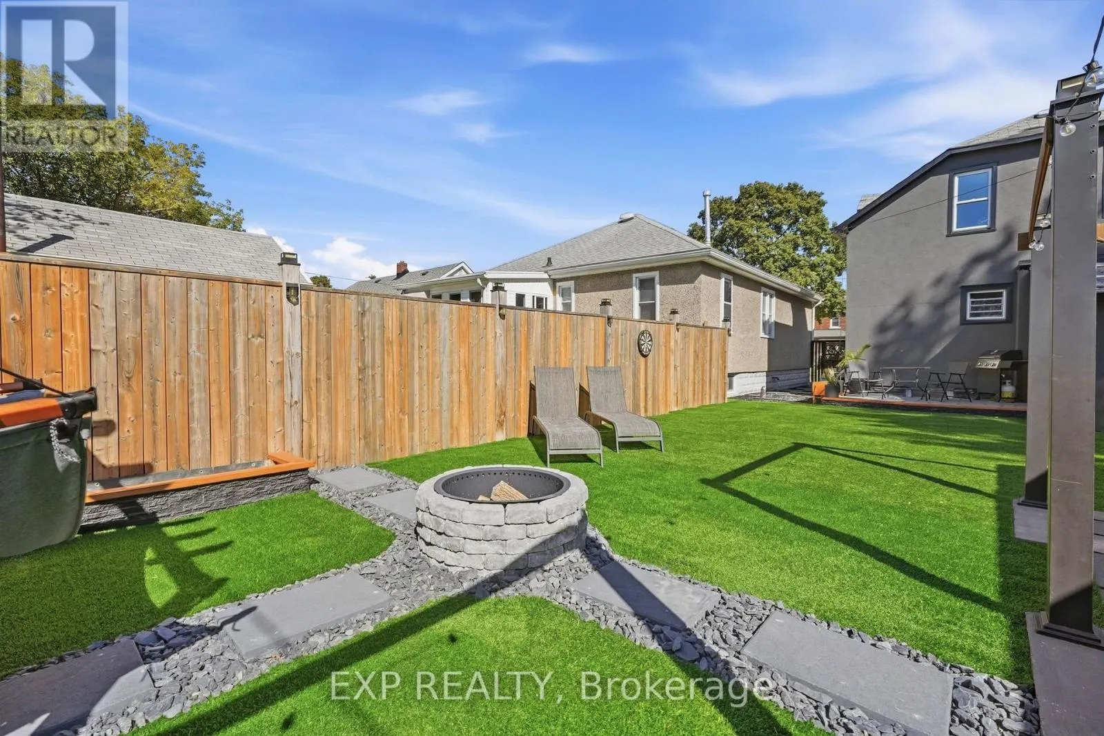 249 WALLACE AVENUE S