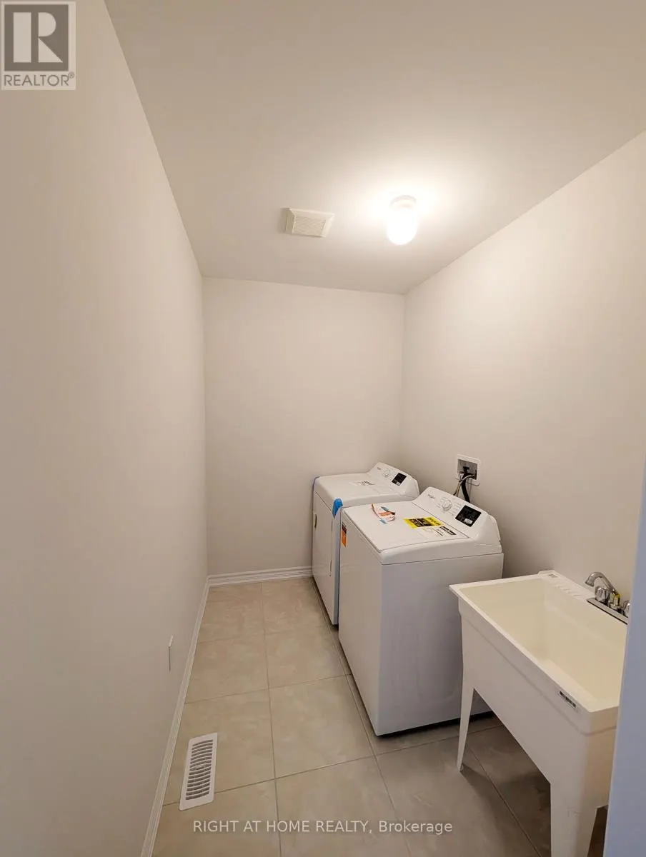 1052 PERIWINKLE CRESCENT