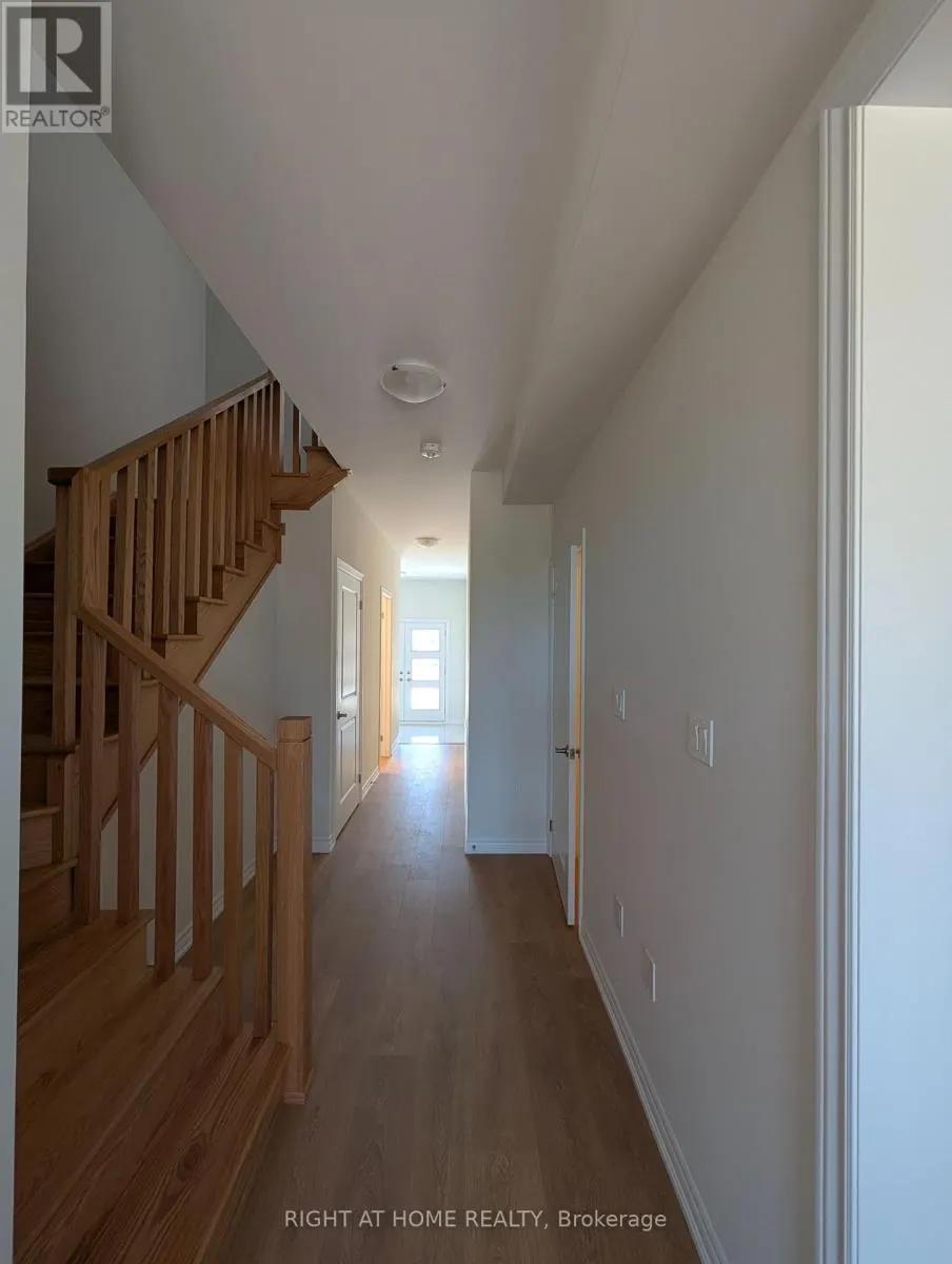 1052 PERIWINKLE CRESCENT