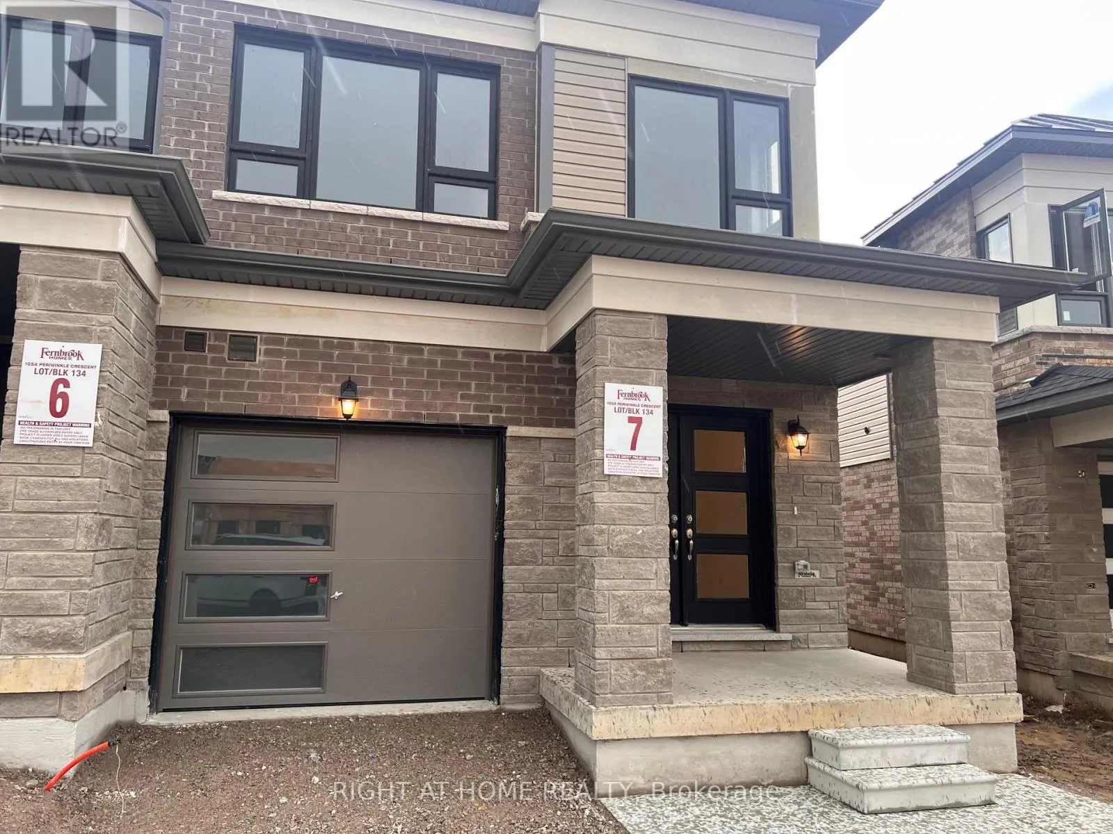 1052 PERIWINKLE CRESCENT