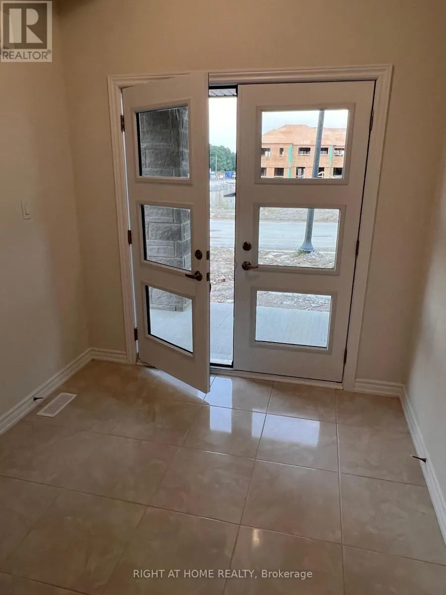 1052 PERIWINKLE CRESCENT