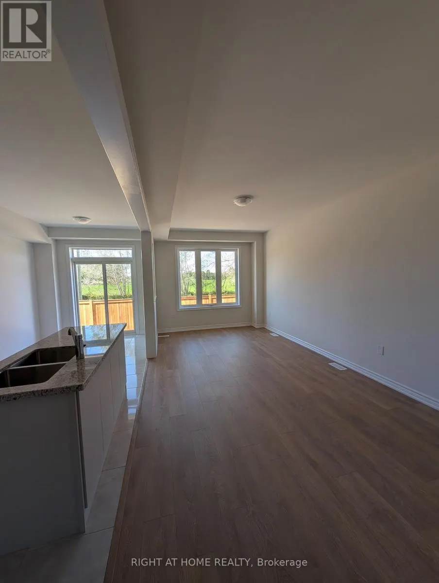 1052 PERIWINKLE CRESCENT