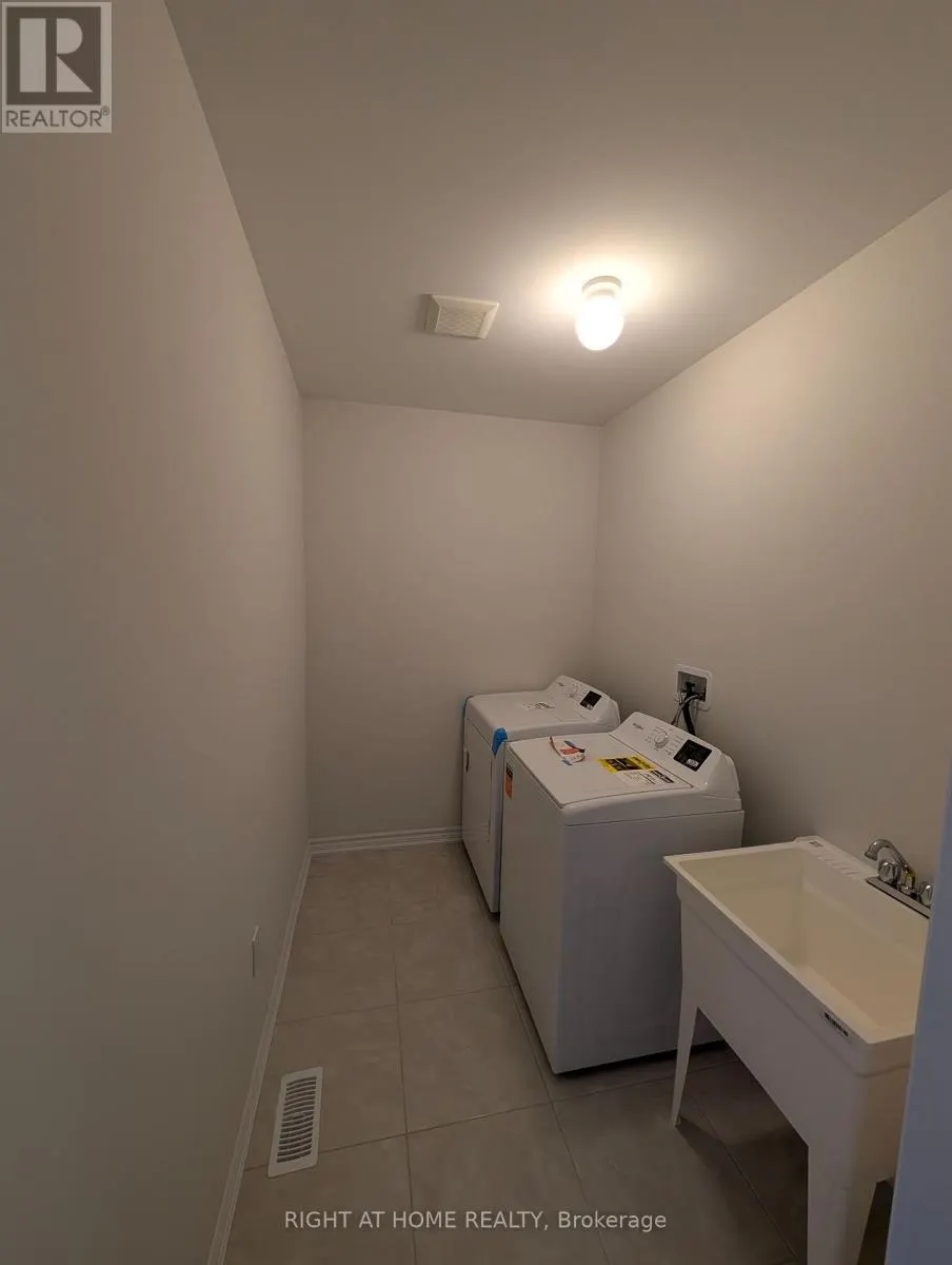 1052 PERIWINKLE CRESCENT