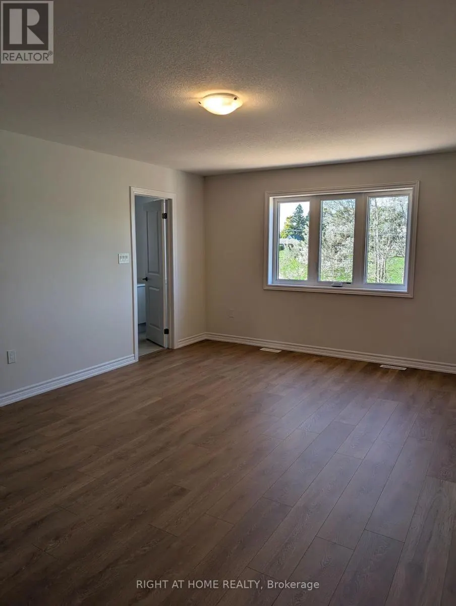 1052 PERIWINKLE CRESCENT