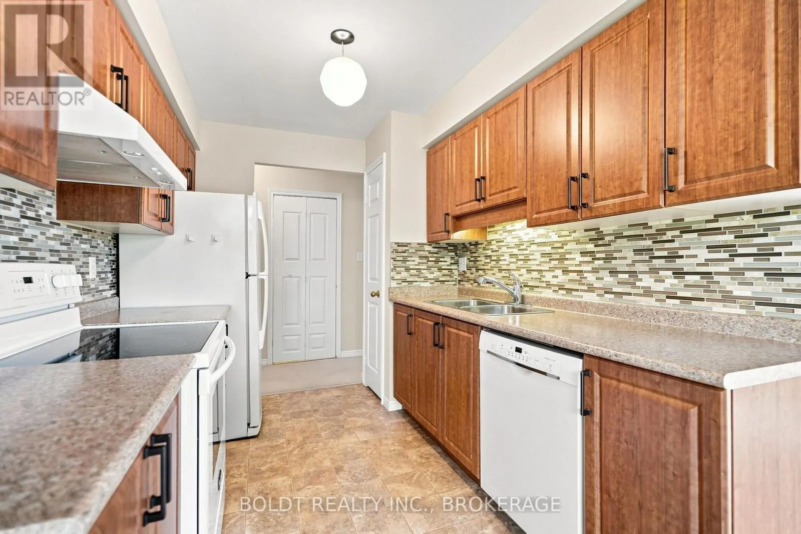 306 - 162 MARTINDALE ROAD #306