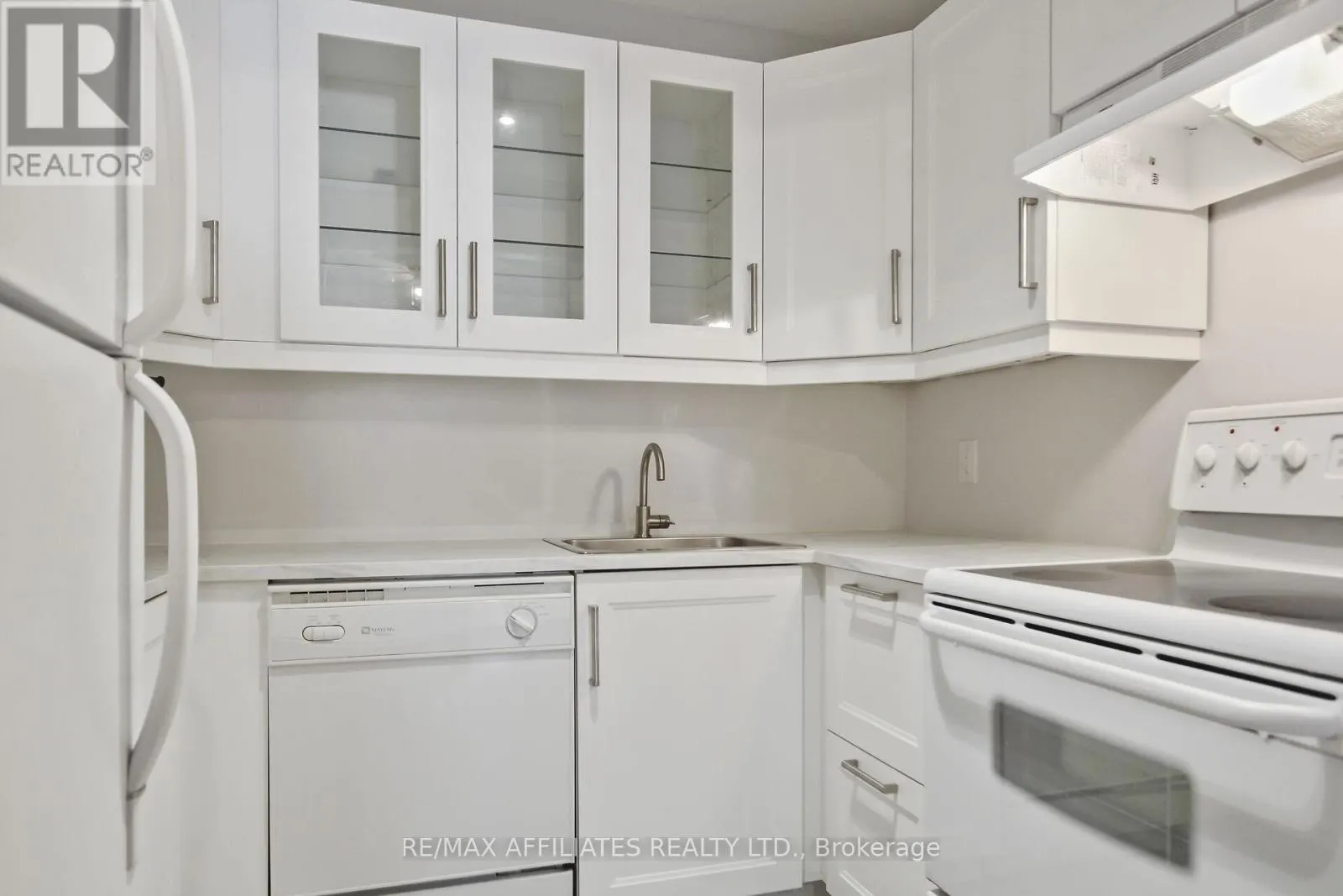 1 - 160 BRUYERE STREET