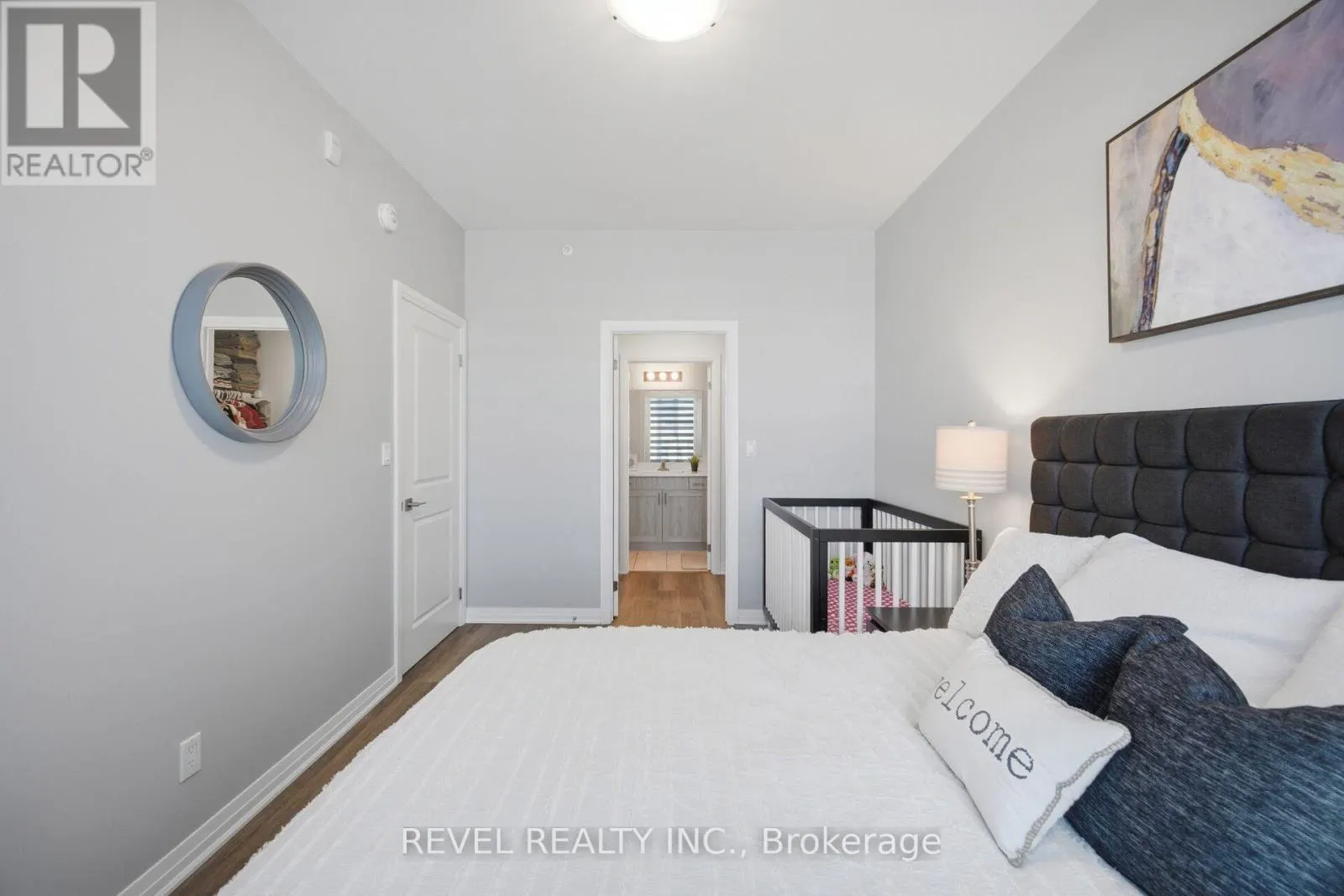 214 - 5 HAMILTON STREET N