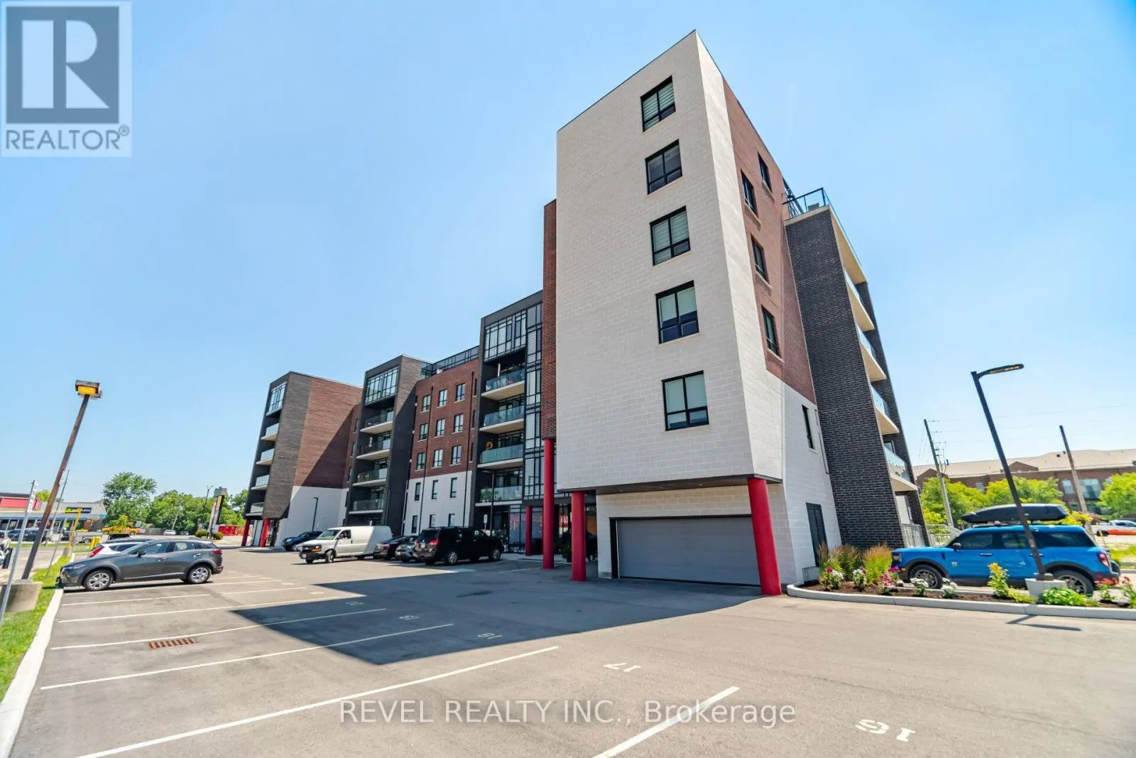 214 - 5 HAMILTON STREET N