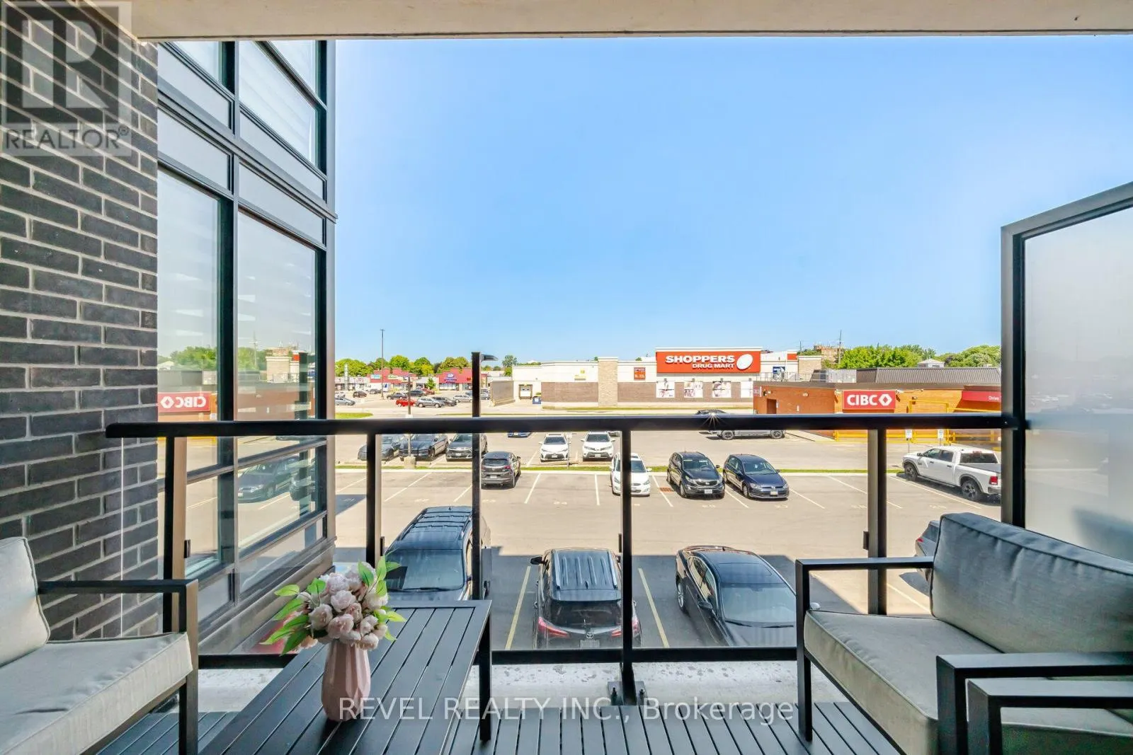 214 - 5 HAMILTON STREET N