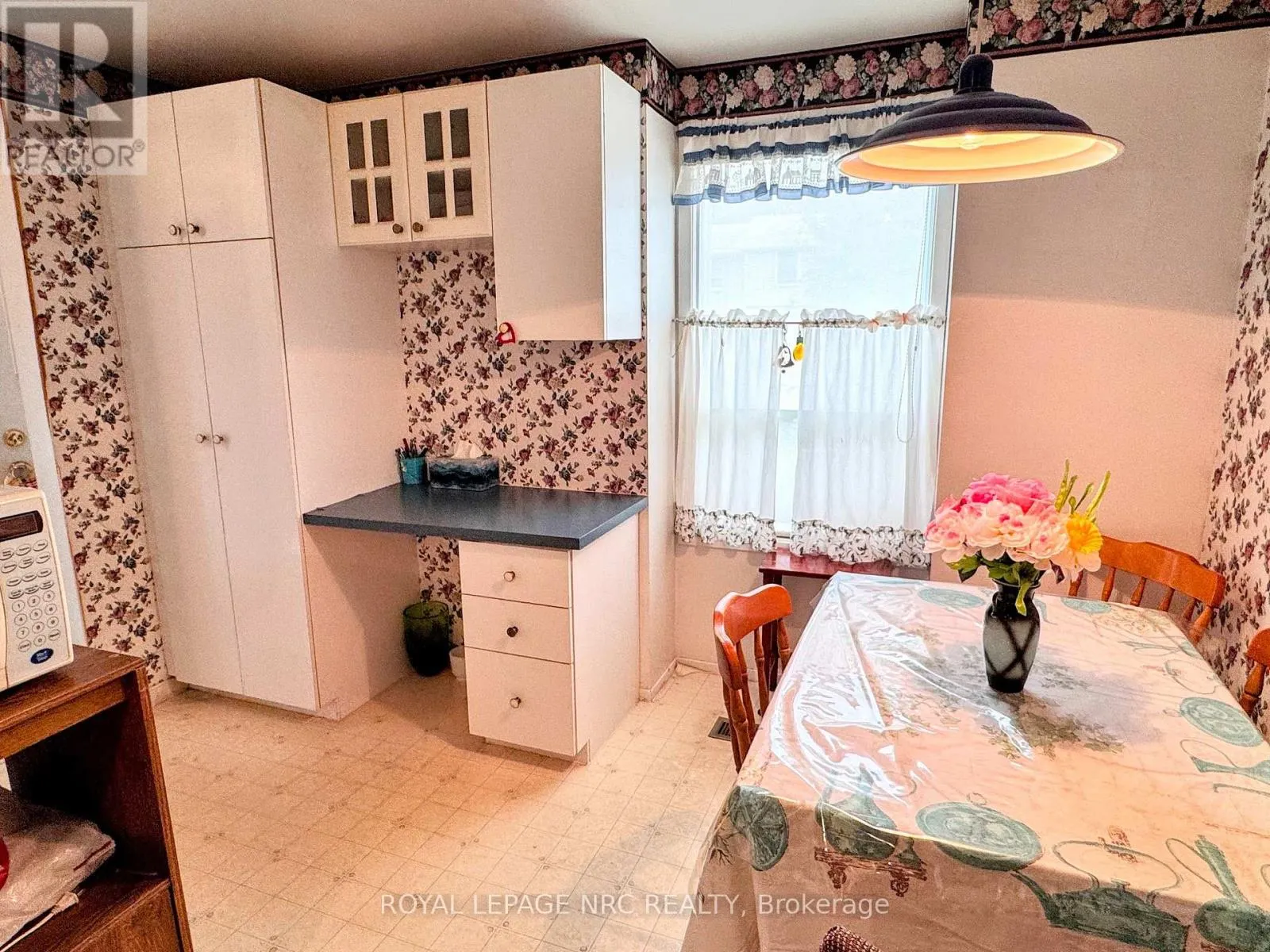1 - 242 LAKEPORT ROAD #1