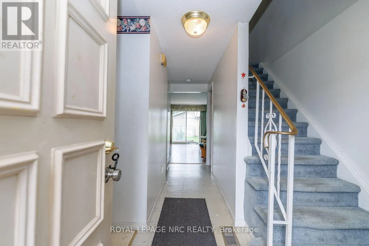 1 - 242 LAKEPORT ROAD #1