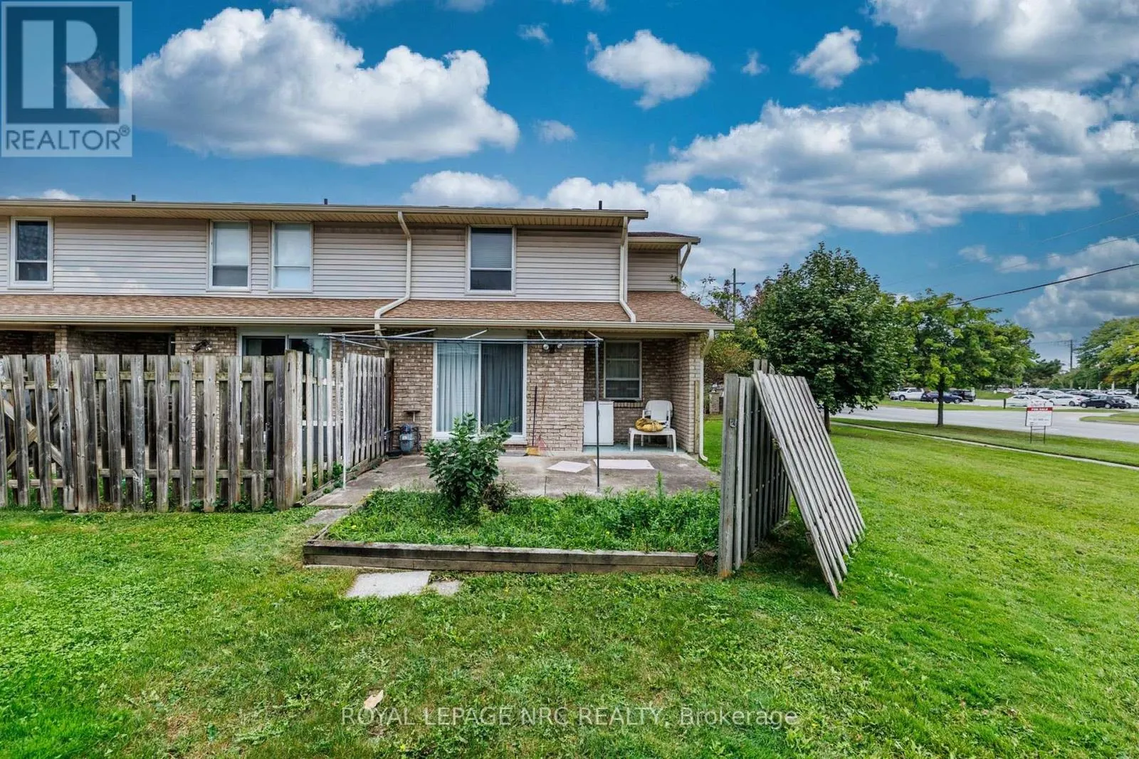 1 - 242 LAKEPORT ROAD #1