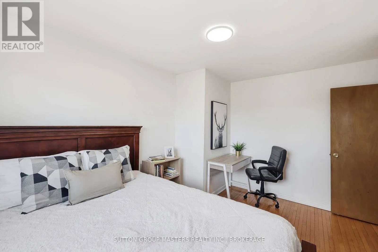 2212 BATTERSEA ROAD