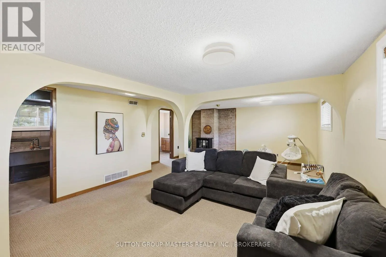2212 BATTERSEA ROAD