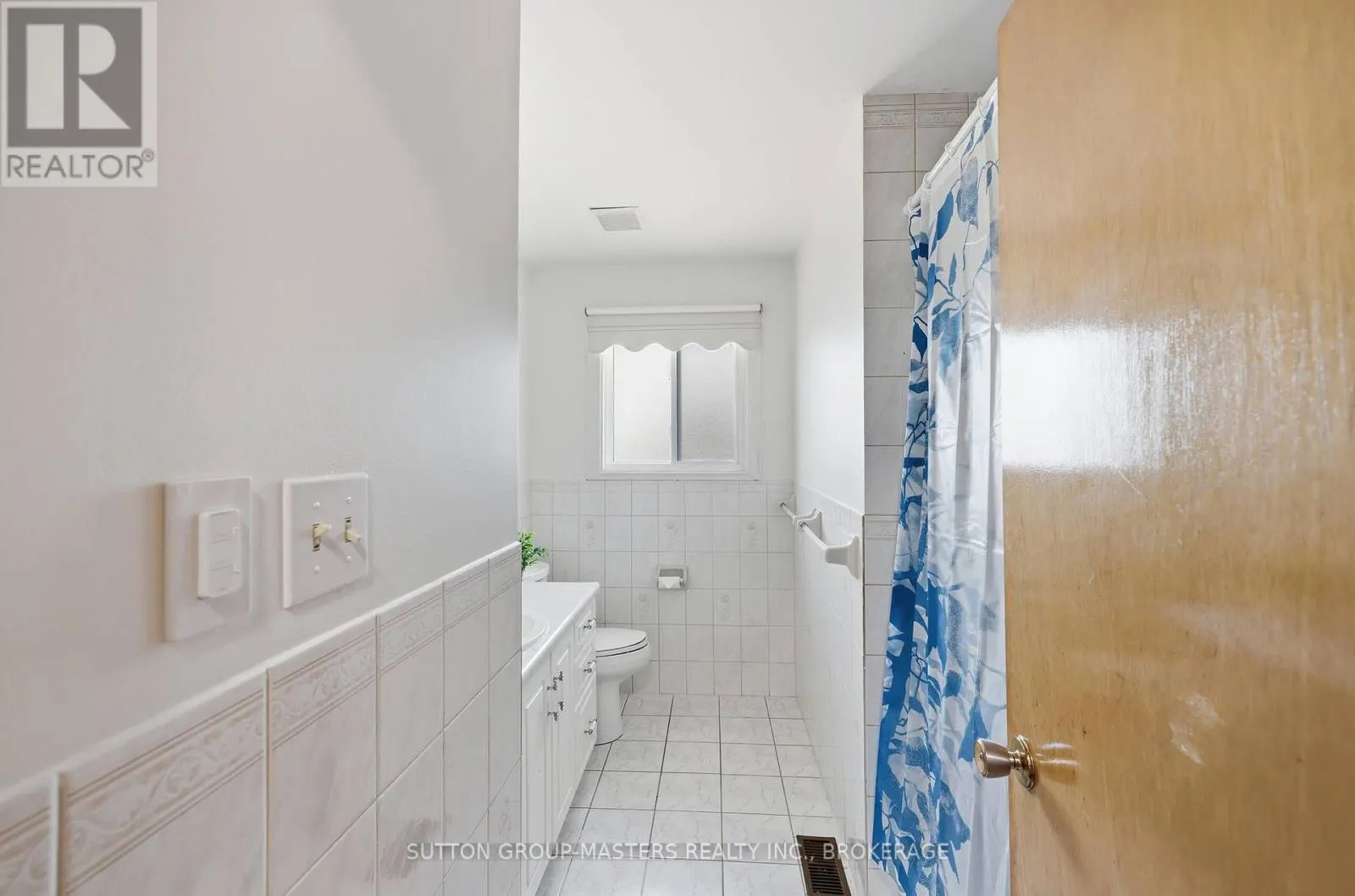 2212 BATTERSEA ROAD