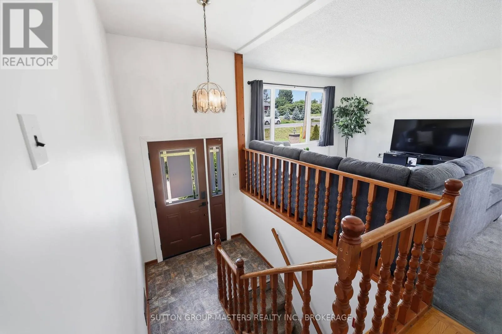 2212 BATTERSEA ROAD