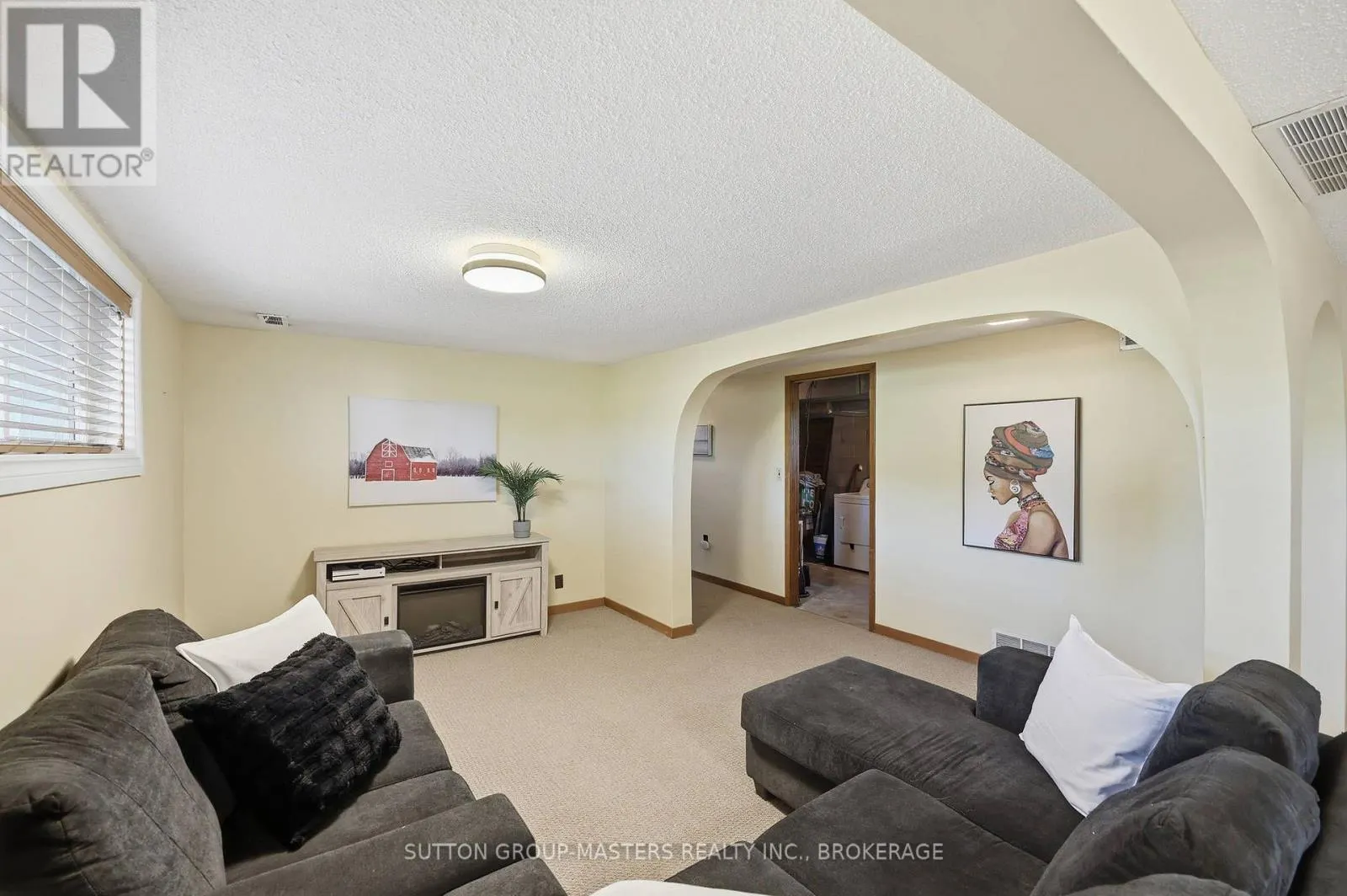 2212 BATTERSEA ROAD