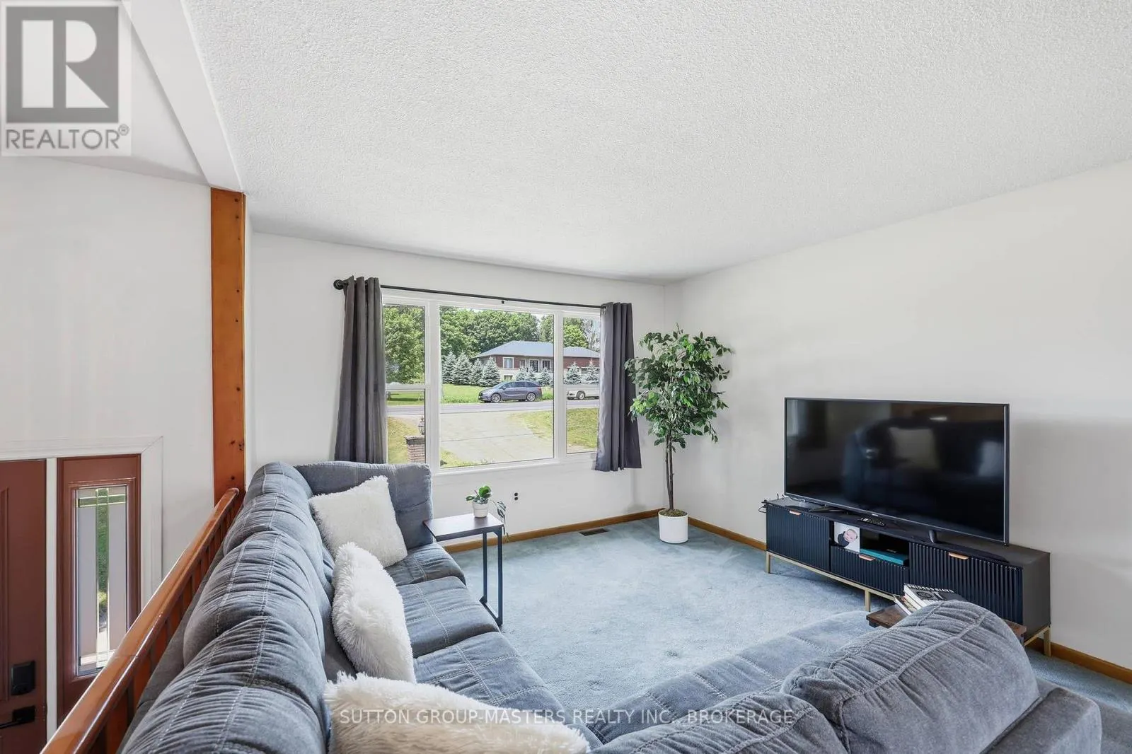 2212 BATTERSEA ROAD