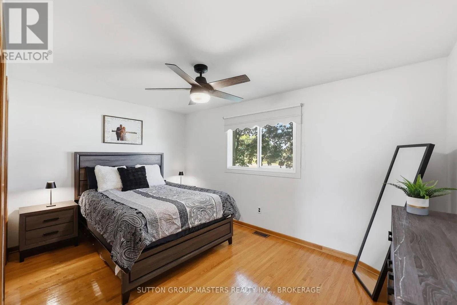2212 BATTERSEA ROAD