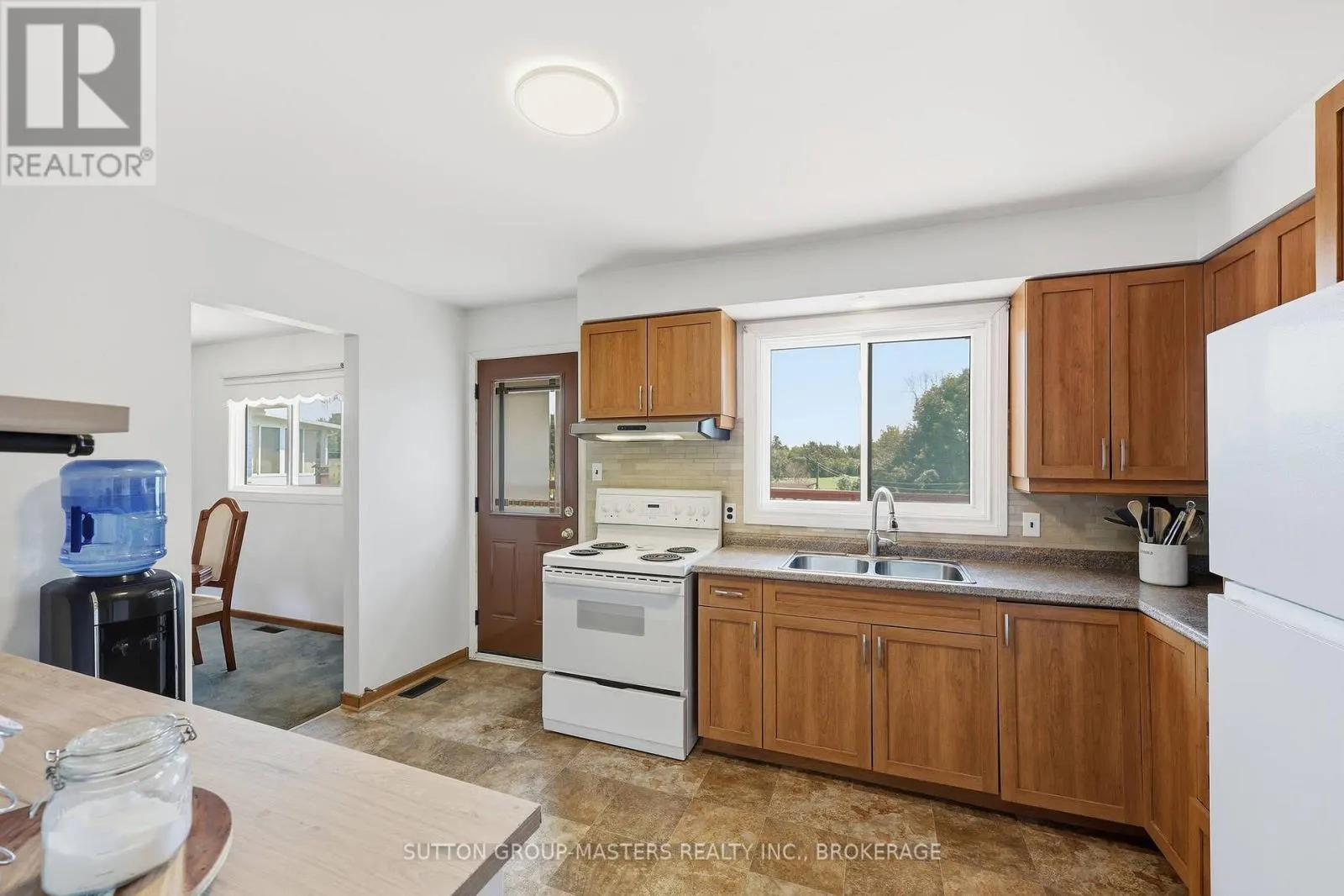 2212 BATTERSEA ROAD