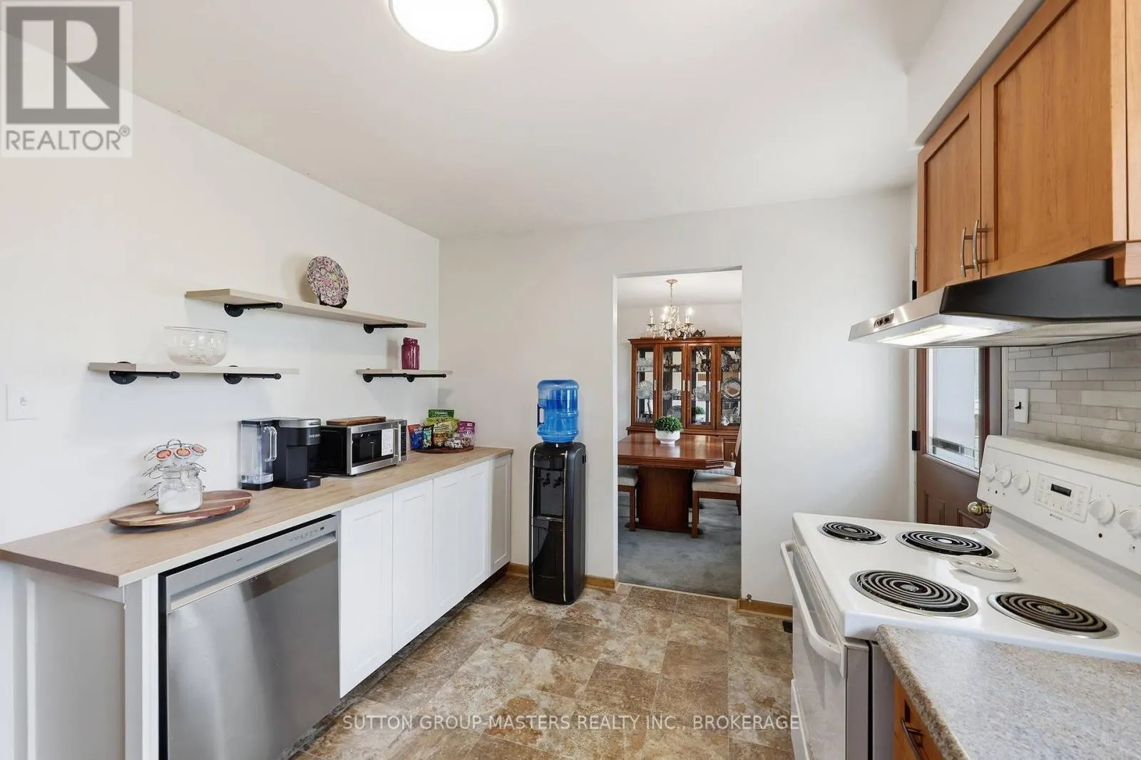 2212 BATTERSEA ROAD