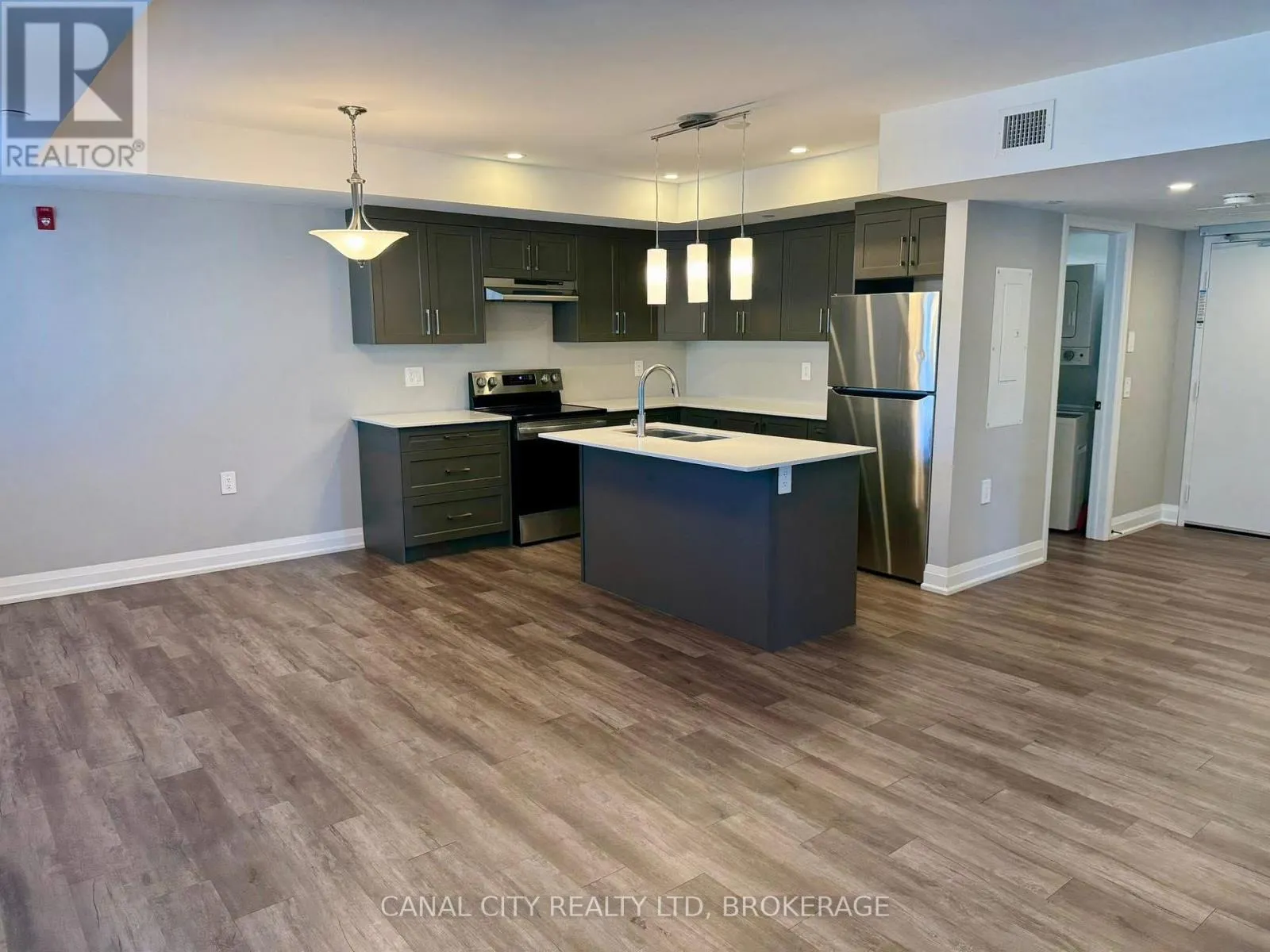 4 - 6 ANN STREET #4