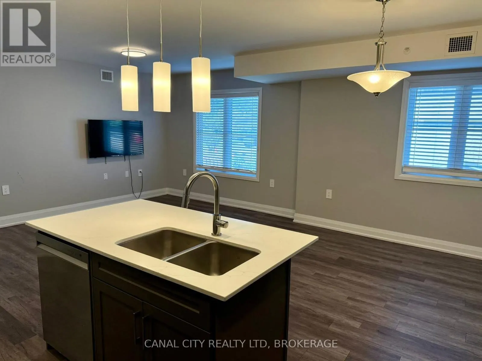 4 - 6 ANN STREET #4