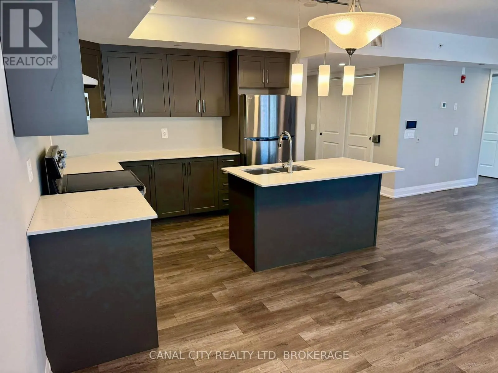 4 - 6 ANN STREET #4