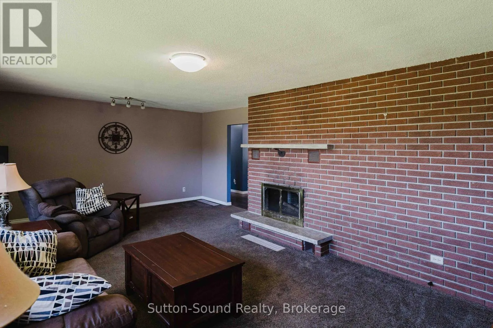 130 CLEARVIEW CRESCENT