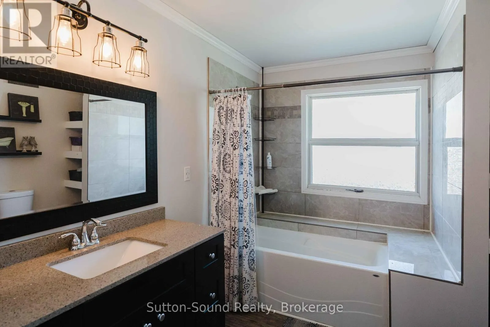 130 CLEARVIEW CRESCENT