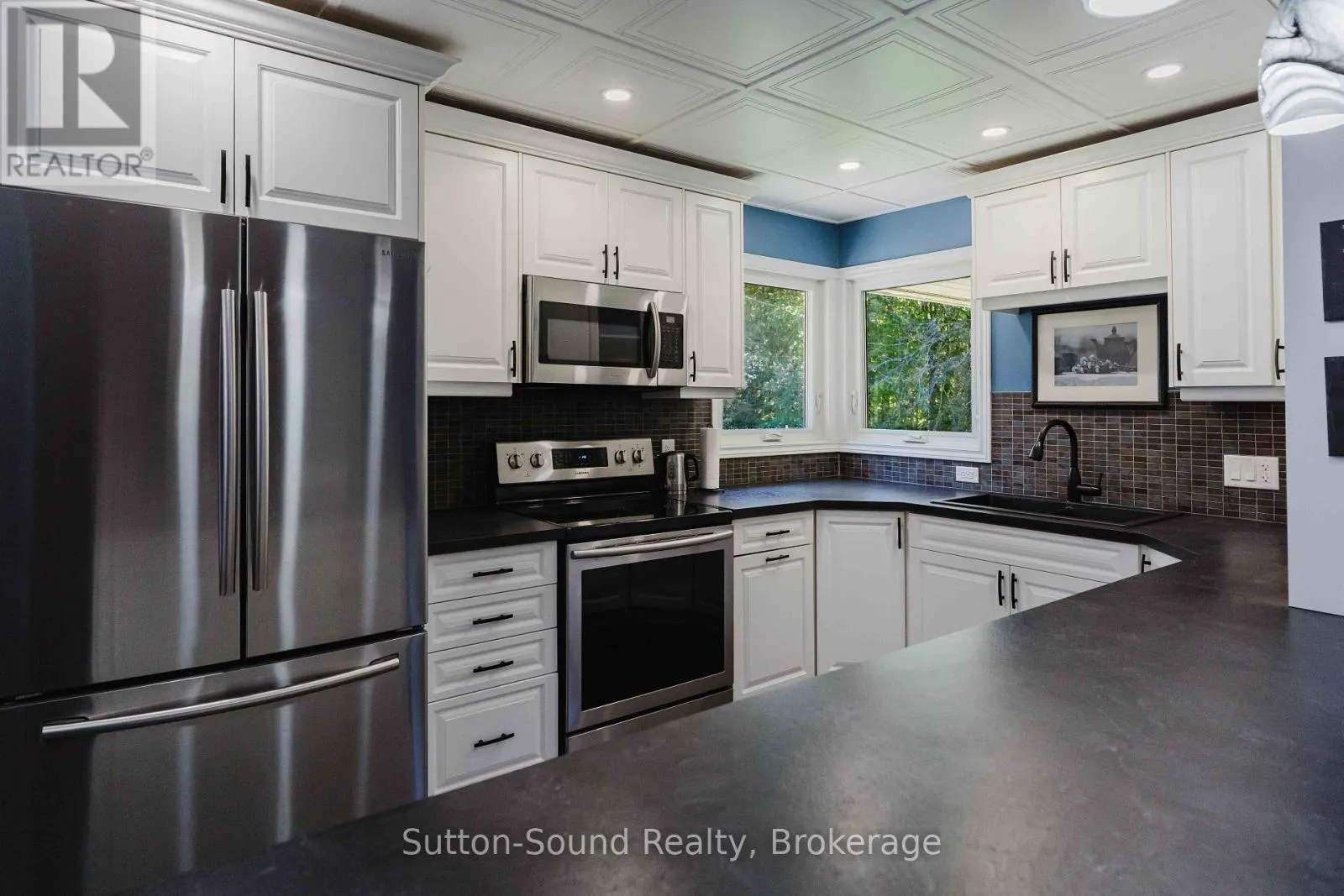130 CLEARVIEW CRESCENT