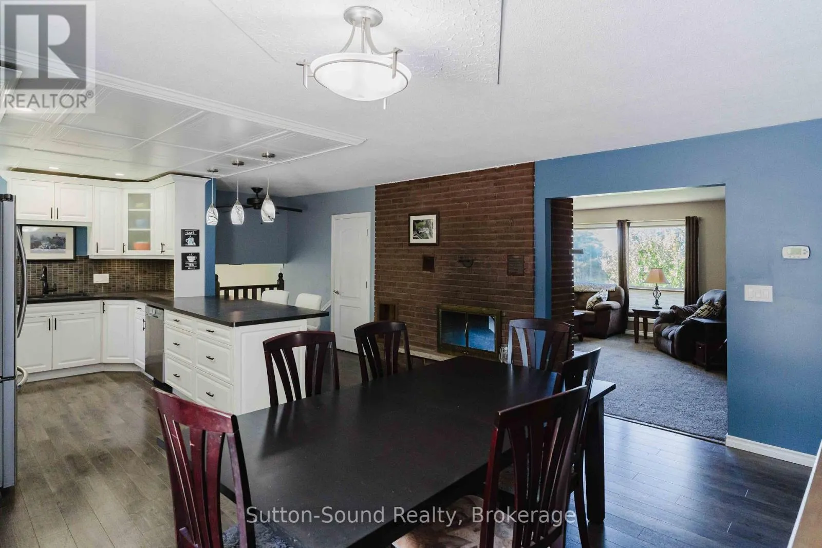 130 CLEARVIEW CRESCENT
