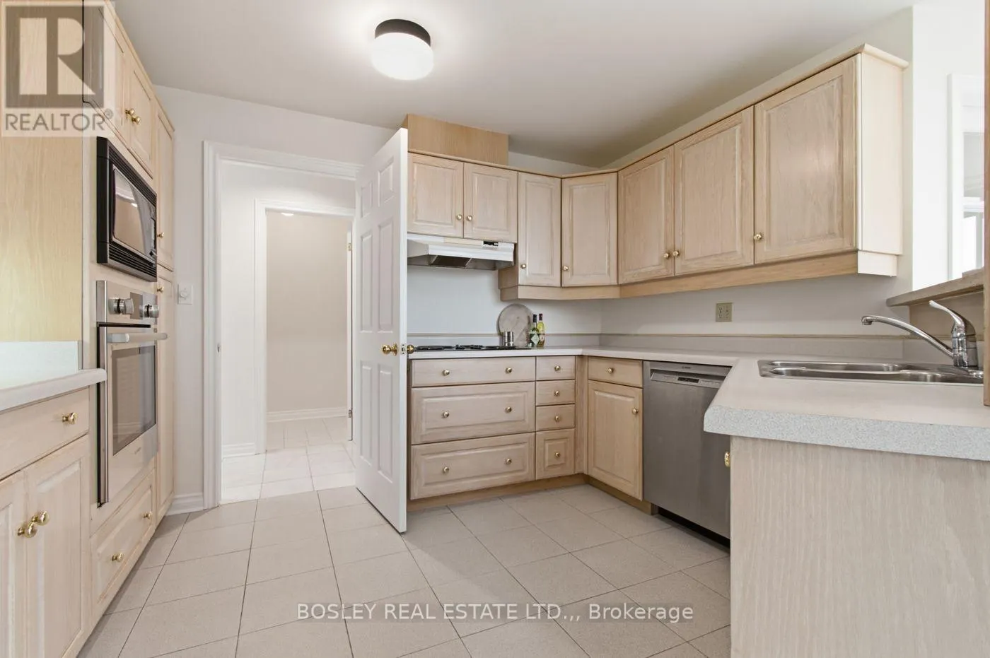 2604 - 701 GENEVA STREET #2604