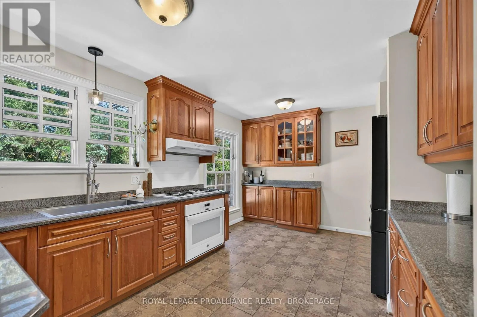 289 AVENUE ROAD