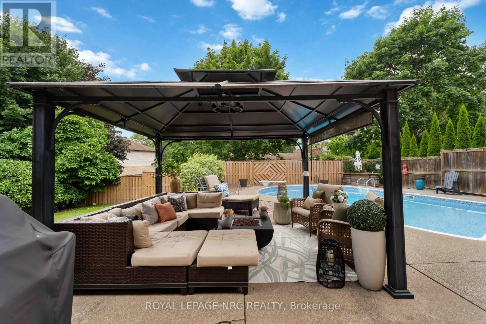 42 FORESTHILL CRESCENT