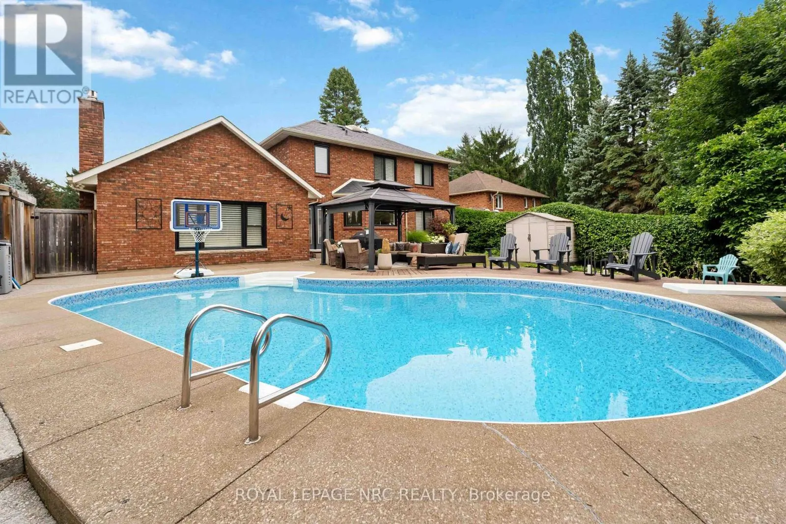 42 FORESTHILL CRESCENT